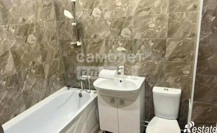 3-комн квартира ул Бекетова, 18,  д. 18