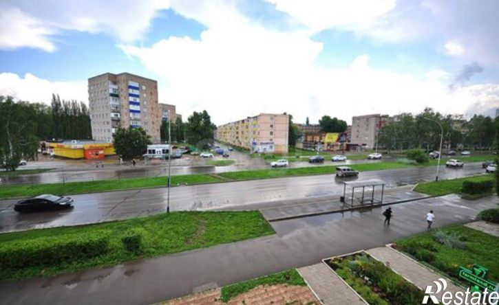 3-комн квартира б-р Космонавтов, 32,  д. 32