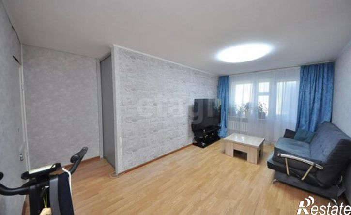 3-комн квартира б-р Космонавтов, 18,  д. 18